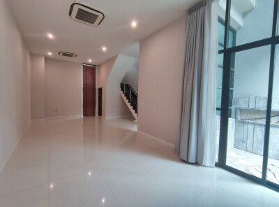 🔥🔥 ให้เช่า ทาวน์โฮม 4 ชั้น Park Lane Ekkamai 22 🔥🔥