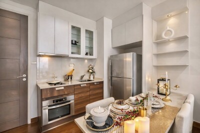 ไอวี่ ทองหล่อ / IVY THONGLOR