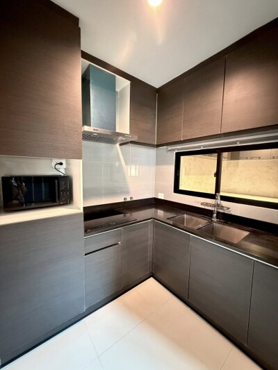 เนอวานา ดีฟายน์ ศรีนครินทร์ - พระราม 9