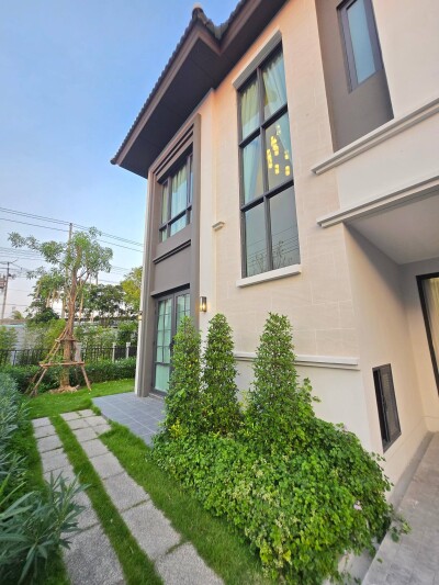 แกรนด์ พลีโน่ สุขุมวิท - บางนา