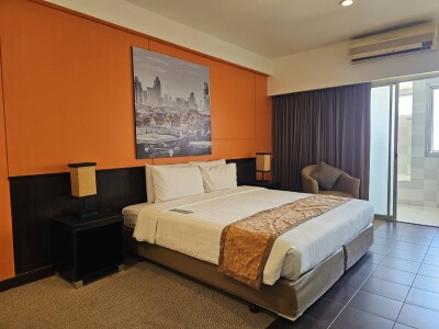 อัพเดตล่าสุด 13/12/2568 : ดอะ คัลเลอร์ ลีฟวิ่ง คอนโดมิเนียม / The Color Living Condominium