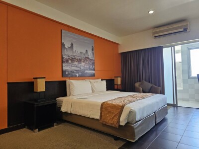 อัพเดตล่าสุด 13/12/2568 : ดอะ คัลเลอร์ ลีฟวิ่ง คอนโดมิเนียม / The Color Living Condominium