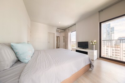 โนเบิล รีไฟน์ / ยูนิตมุม • ชั้น 9 • 54 ตร.ม. •