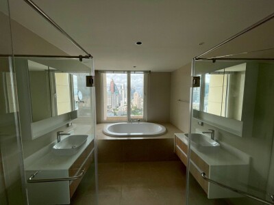 ดิ เอ็มไพร์ เพลส สาทร / The Empire Place Sathorn-16