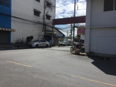 ขายบ้านเดี่ยว หมู่บ้านปทุมทอง 212 ตรว. เลขที่ 18/ 1 / เนื้อที่ตัวบ้าน 60ตรว. 4 ห้องนอน-12