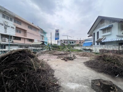 ขายบ้านเดี่ยว หมู่บ้านปทุมทอง 212 ตรว. เลขที่ 18/ 1 / เนื้อที่ตัวบ้าน 60ตรว. 4 ห้องนอน-2