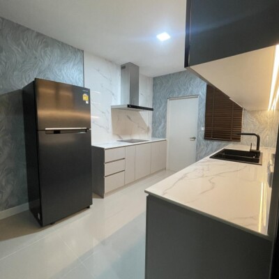 แกรนด์ พลีโน่ เมกา บางนา