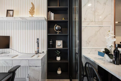 ไลฟ์ อโศก ไฮป์ / Life Asoke Hype