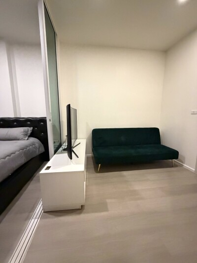 เดอ ลาพีส จรัญ 81 / De Lapis Charan 81-2