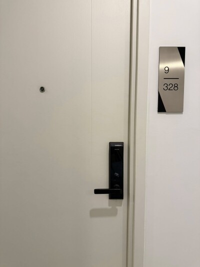 เดอ ลาพีส จรัญ 81 / De Lapis Charan 81-15