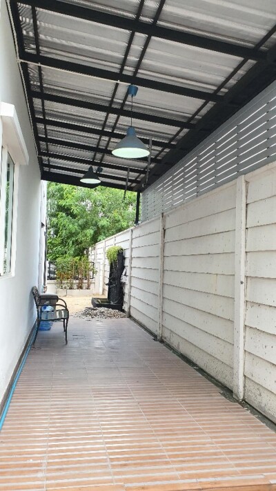 เดอะริคโค้ ทาวน์ วัชรพล / ชั้น 2 มี 2 ห้องนอน 2 ห้องน้ำในตัว มีแอร์ในห้องหน้า