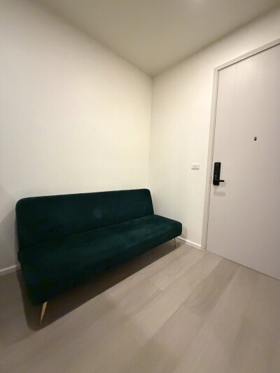 เดอ ลาพีส จรัญ 81 / De Lapis Charan 81-1