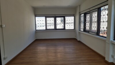 บ้านเดี่ยว สองชั้น เหมาะทำ home office จอดรถได้เยอะมาก รีโนเวทใหม่ ซอยโชคชัย 4 แยก 83 ตกแต่งพร้อม ให้เช่า-12