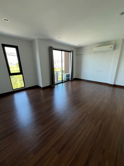 อัปเดตล่าสุด 10/9/2567: ให้เช่า Home office 3 ชั้น บางนากม.5 ติดถนนในซอยวัดคลองปลัดเปรียง ทะลุถนนบางนาตราดและศรีนครินทร์-5