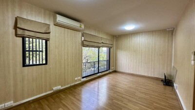 เดอะ คอนเนค 41 แจ้งวัฒนะ - ติวานนท์ / ทาวโฮม 2 ห้องคู่ ชั้นล่างทะลุถึงกัน 2 ห้องโถงชั้นล่าง