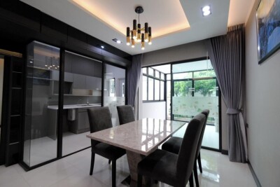 เดอะ แลนด์มาร์ค เอกมัย - รามอินทรา-3