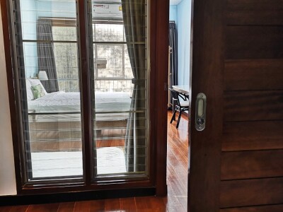 เซ้งทาวเฮ้าส์ตกแต่งครบพร้อมทำ AIRBNB 2 ชั้น 2 ห้องนอน 1 ห้องน้ำ เดิน 4 นาทีถึง BTS กรุงธนบุรี