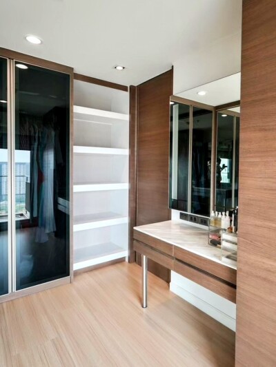 ลุมพินี พาร์ค ริเวอร์ไซด์ - พระราม 3 / • ขนาด 103.26 ตรม.  • 1 ห้องนอน / 2 ห้องน้ำ มีระเบียง 2 ฝั่ง