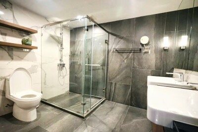 ลุมพินี พาร์ค ริเวอร์ไซด์ - พระราม 3 / • ขนาด 103.26 ตรม.  • 1 ห้องนอน / 2 ห้องน้ำ มีระเบียง 2 ฝั่ง