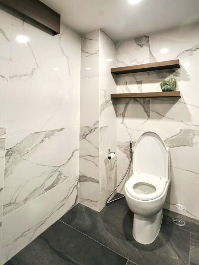 ลุมพินี พาร์ค ริเวอร์ไซด์ - พระราม 3 / • ขนาด 103.26 ตรม.  • 1 ห้องนอน / 2 ห้องน้ำ มีระเบียง 2 ฝั่ง