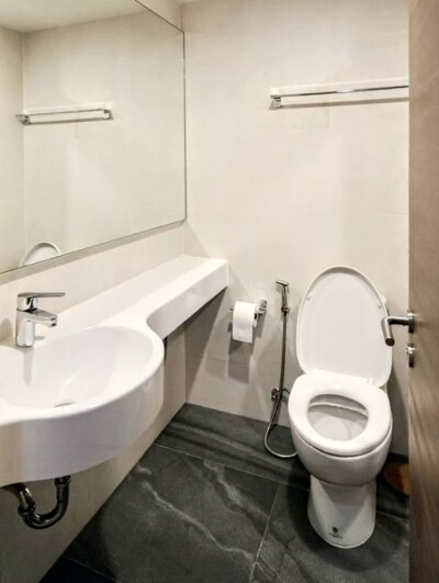 ลุมพินี พาร์ค ริเวอร์ไซด์ - พระราม 3 / • ขนาด 103.26 ตรม.  • 1 ห้องนอน / 2 ห้องน้ำ มีระเบียง 2 ฝั่ง