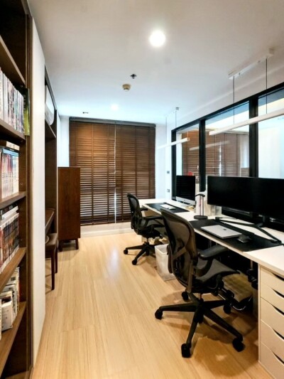 ลุมพินี พาร์ค ริเวอร์ไซด์ - พระราม 3 / • ขนาด 103.26 ตรม.  • 1 ห้องนอน / 2 ห้องน้ำ มีระเบียง 2 ฝั่ง