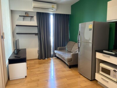 ฟิวส์ สาทร - ตากสิน / FUSE Sathorn - Taksin