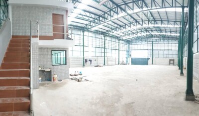 โกดัง พร้อมออฟฟิต 2 ชั้น ทำเลดี-4