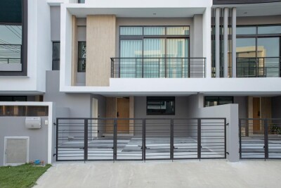 เนอวานา ดีฟายน์ เอกมัย - รามอินทรา / 230 ตรม. 4 ชั้น-1