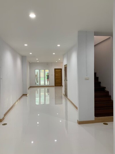 อัพเดตล่าสุด 18/7/2568 : ทาวน์เฮ้าส์ รีโนเวทใหม่ ปุณณวิถี 47  / ตรงข้ามคอนโดเดอะกรีน 2ทาวน์เฮ้าส์ 22 ตร.วา 2 ชั้น-9