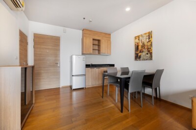 ไฮฟ์ ตากสิน /  50 ตารางเมตร ชั้น 19-4