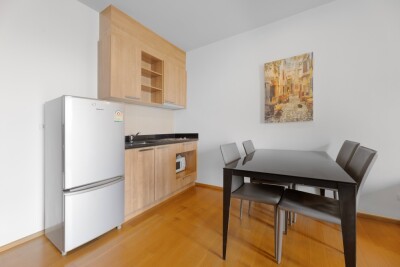 ไฮฟ์ ตากสิน /  50 ตารางเมตร ชั้น 19-5