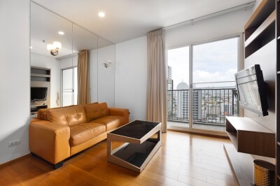 ไฮฟ์ ตากสิน /  50 ตารางเมตร ชั้น 19-1