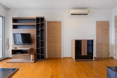 ไฮฟ์ ตากสิน /  50 ตารางเมตร ชั้น 19-3