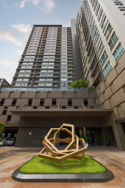 ไฮฟ์ ตากสิน /  50 ตารางเมตร ชั้น 19-24