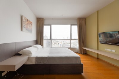 ไฮฟ์ ตากสิน /  50 ตารางเมตร ชั้น 19-8