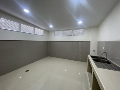 🏡 ให้เช่าทาวน์โฮม 2 ชั้น ทำเลทอง ติดทางด่วนบางนา – ถ.สรรพาวุธ