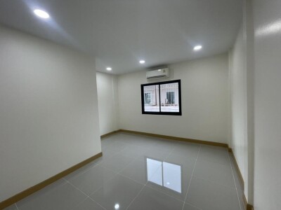 🏡 ให้เช่าทาวน์โฮม 2 ชั้น ทำเลทอง ติดทางด่วนบางนา – ถ.สรรพาวุธ