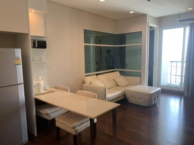 ไอวี่ ทองหล่อ / IVY THONGLOR