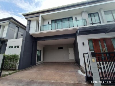 เดอะ ซิตี้ บางนา กม.7 / 102 ตารางวา  อนุญาตเลี้ยงสัตว์*-2