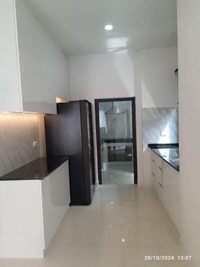 เดอะ ซิตี้ บางนา กม.7 / 102 ตารางวา  อนุญาตเลี้ยงสัตว์*-16