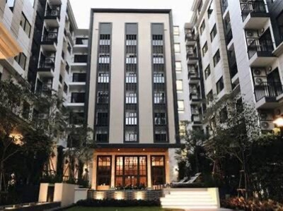 เดอะ เนสท์ สุขุมวิท 22 / ขนาด 33ตรม.  1 นอน  1 น้ำ ชั้น2 วิวเห็นสระว่ายน้ำ ขึ้นลงสะดวก