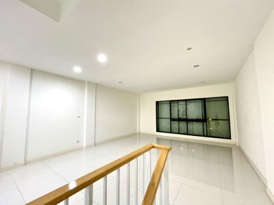 ให้เช่า โฮมออฟฟิต 4 ชั้น บ้านกลางเมือง ดิอิดิชั่น บางนา - วงแหวน by AP บ้านใหม่ ทำเลดี-3