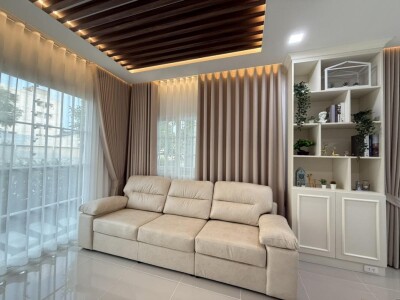 โกลเด้น นีโอ สุขุมวิท - ลาซาล