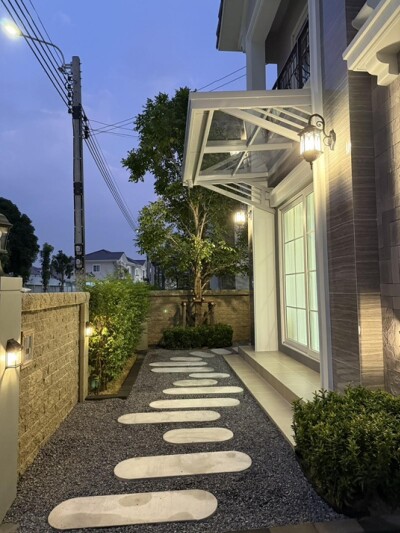 โกลเด้น นีโอ สุขุมวิท - ลาซาล