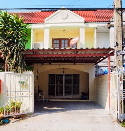 ขายด่วน! บ้านทาวน์เฮาส์ 2 ชั้น พร้อมผู้เช่า ปล่อยเช่าต่อได้ทันที!