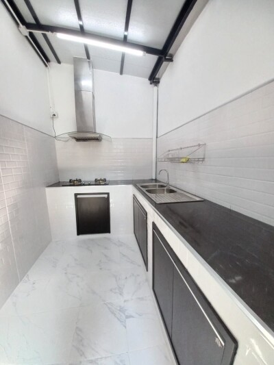 ขายด่วน! บ้านทาวน์เฮาส์ 2 ชั้น พร้อมผู้เช่า ปล่อยเช่าต่อได้ทันที!