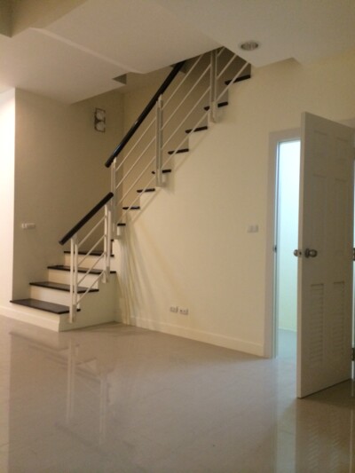 โฮมออฟฟิศ 4 ชั้น สุดยอดทำเล ที่จอดเพียบ-7