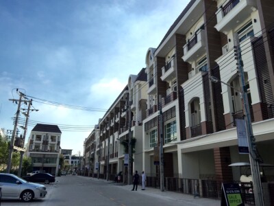 โฮมออฟฟิศ 4 ชั้น สุดยอดทำเล ที่จอดเพียบ-4