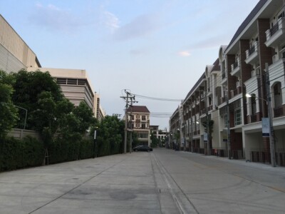 โฮมออฟฟิศ 4 ชั้น สุดยอดทำเล ที่จอดเพียบ-5